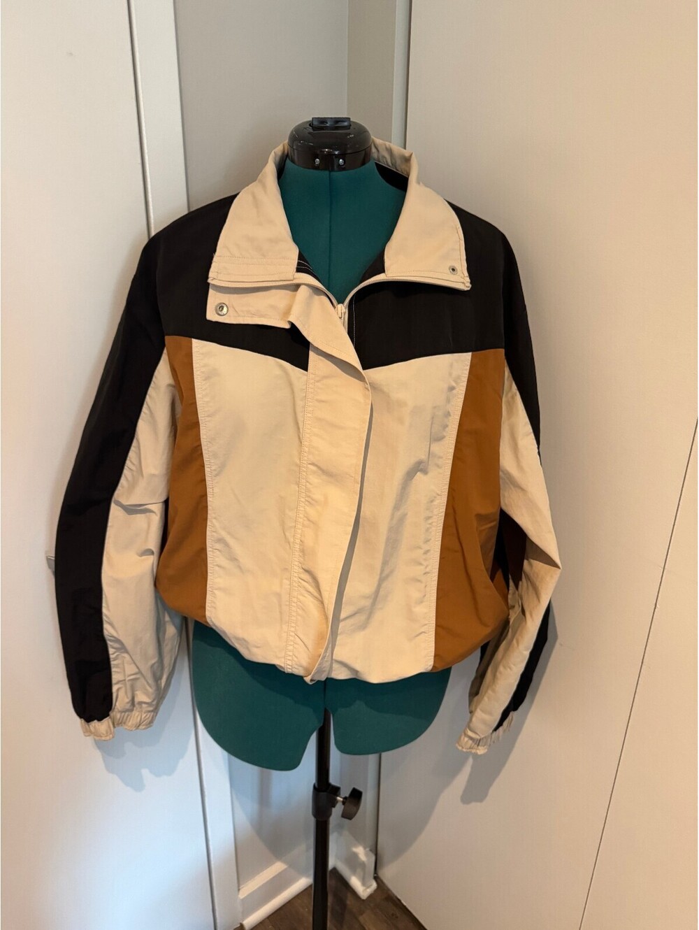 Freemarket colorblock windbreaker jacket